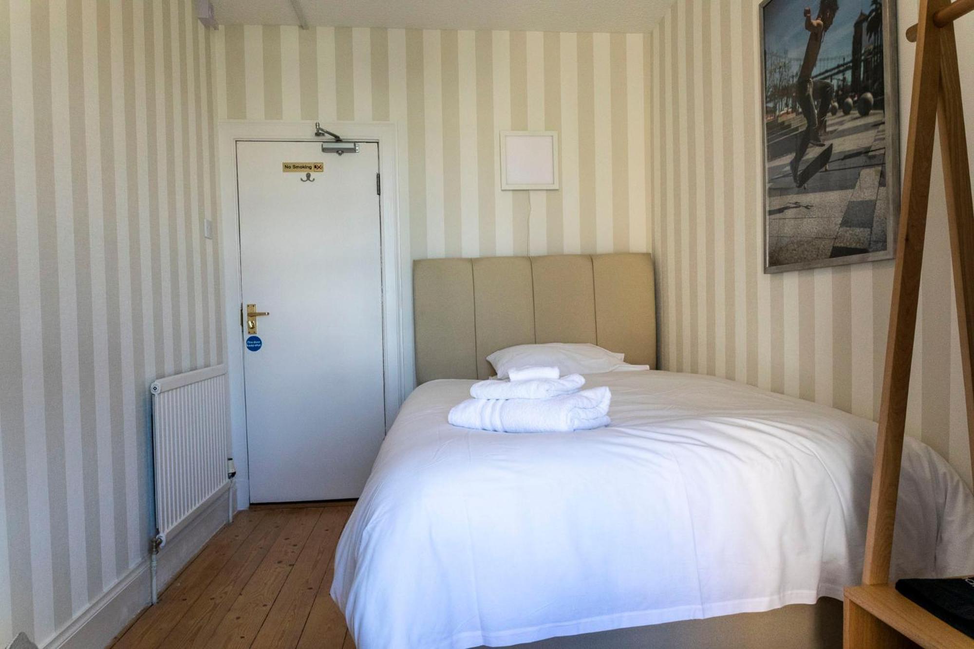Cawdor House B&B Неърн Екстериор снимка