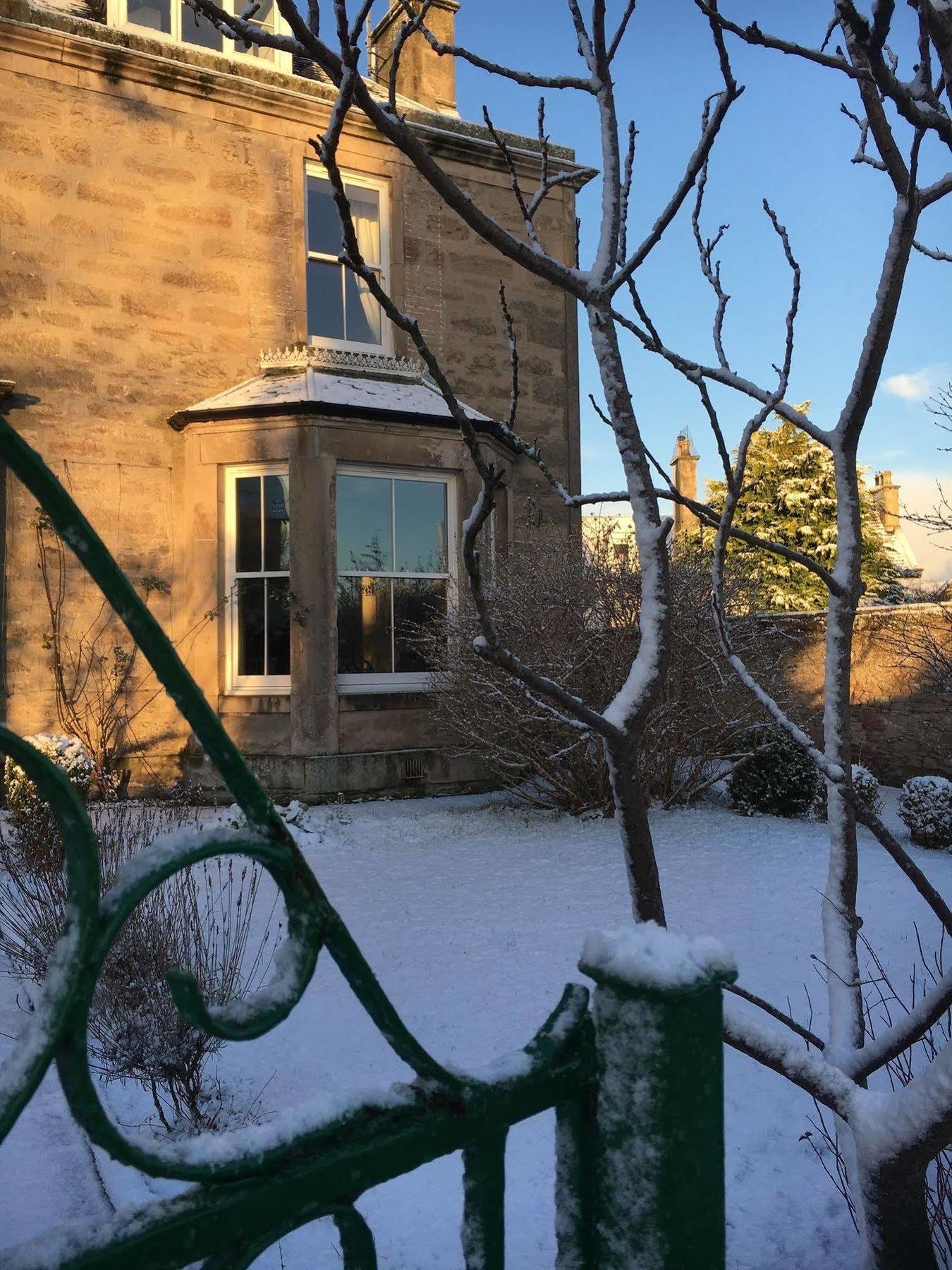 Cawdor House B&B Неърн Екстериор снимка