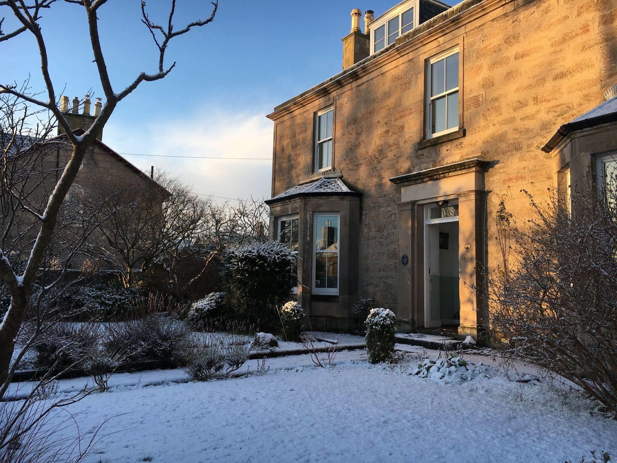 Cawdor House B&B Неърн Екстериор снимка
