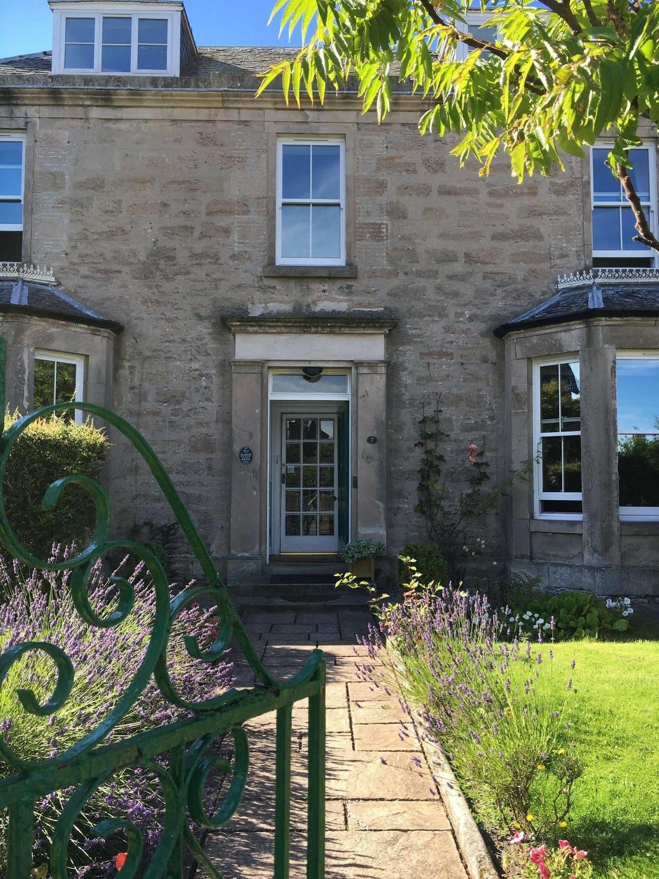 Cawdor House B&B Неърн Екстериор снимка